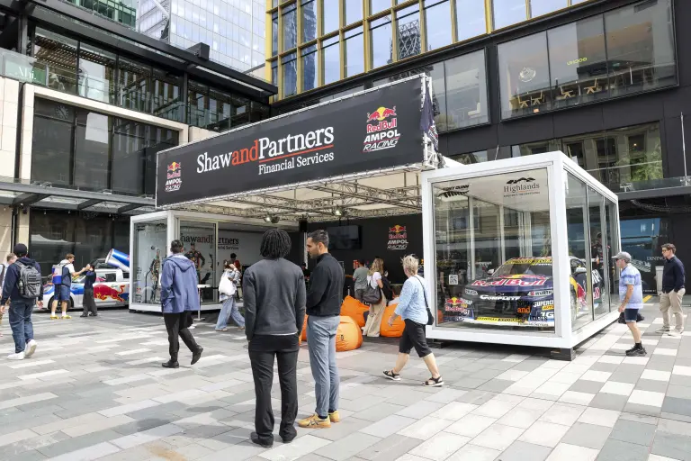 SHAW LOWRES25